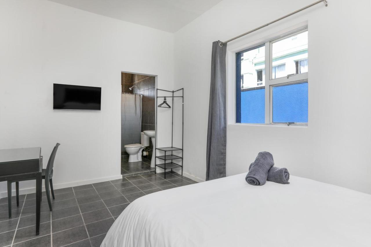 Inn & Out Express Sea Point Cape Town Ngoại thất bức ảnh