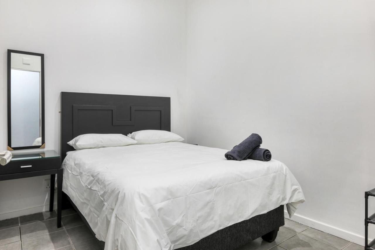 Inn & Out Express Sea Point Cape Town Ngoại thất bức ảnh